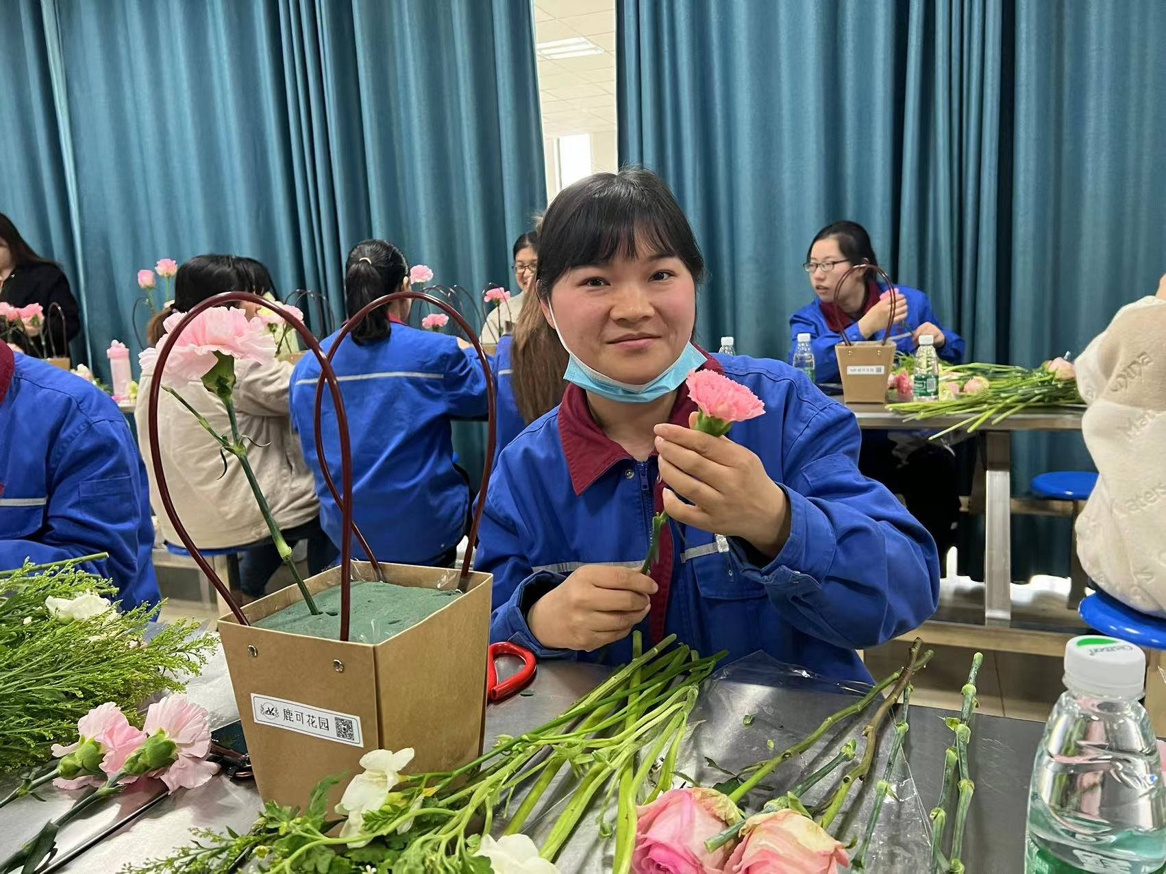 宜昌新洋丰插花艺术课堂.jpg